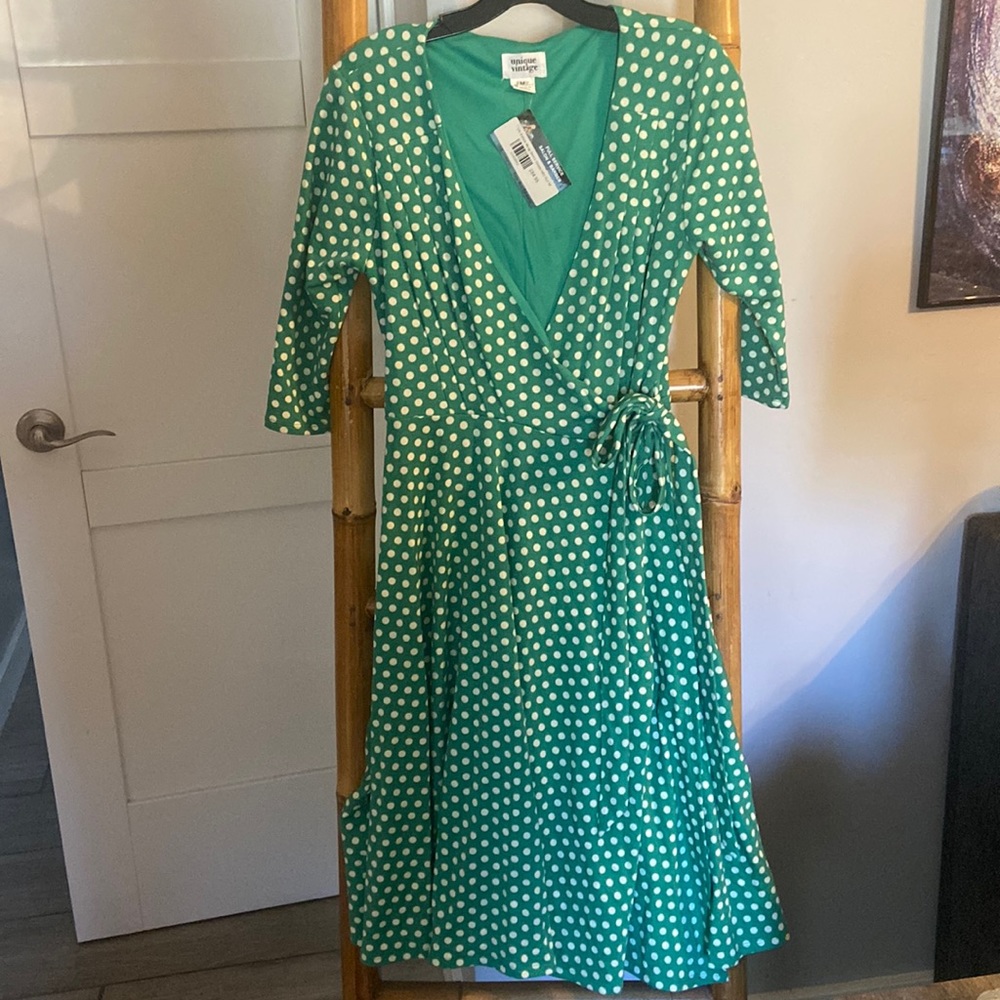 NEW Unique Vintage Kelsie Wrap Dress Green/White Dots SZ MED